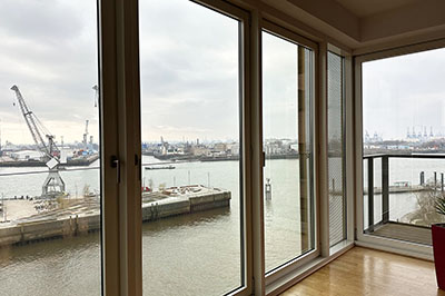 Luxuswohnung Elbsuite: Fensterblick Wohnzimmer