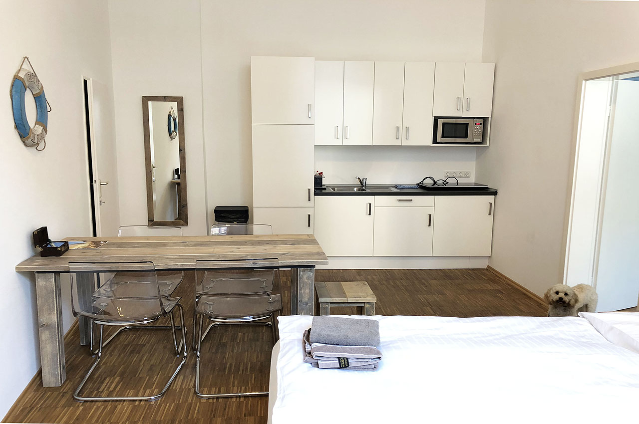Ferienwohnung onBoard: Wohn Schlafzimmer Küche