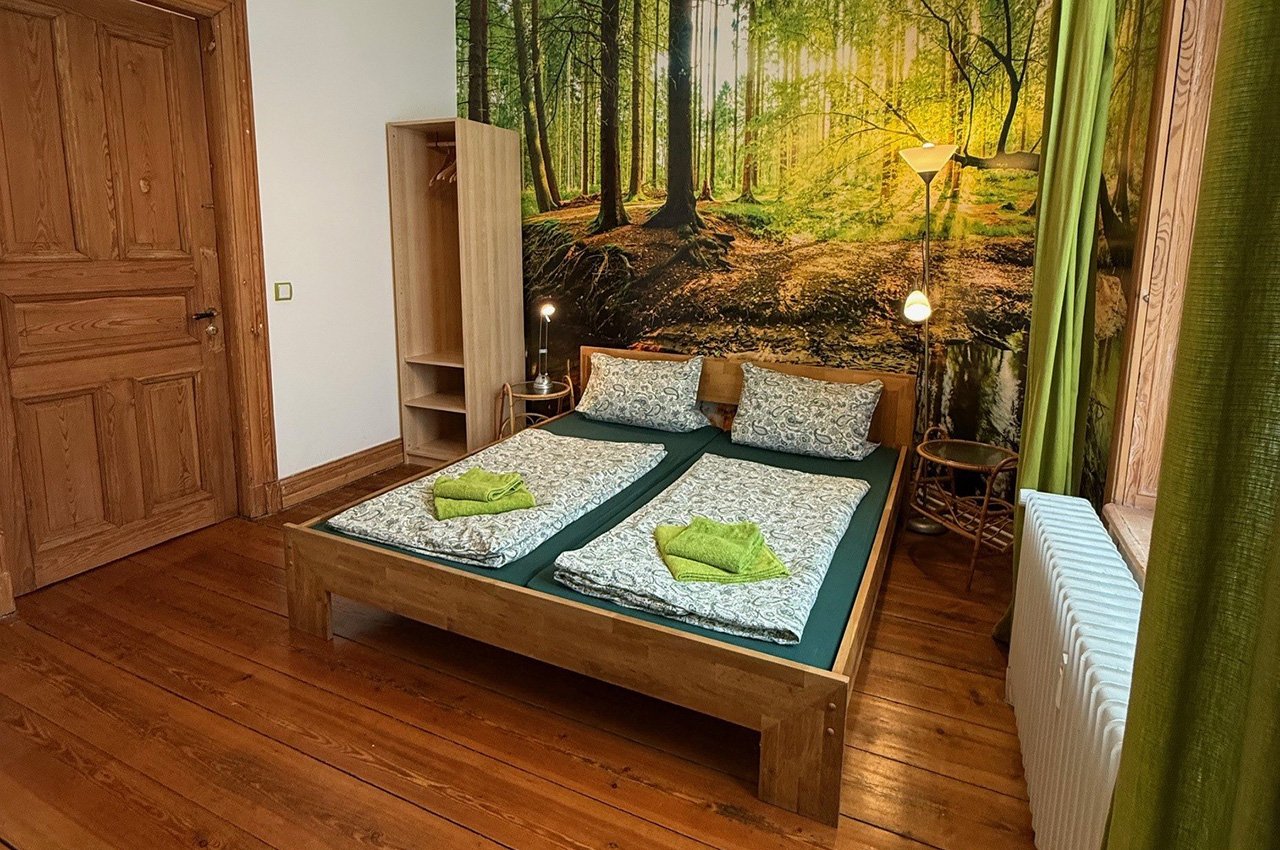 Doppelzimmer Hansaplatz: Doppelbett Fototapete