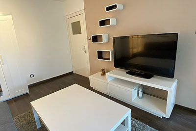 appartement barm grosser tv couchtisch