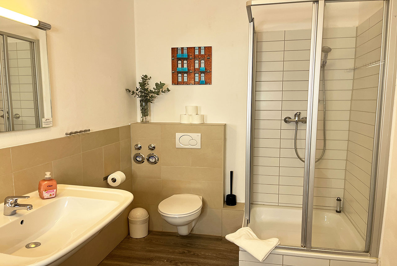 appartement hanseat badezimmer dusche