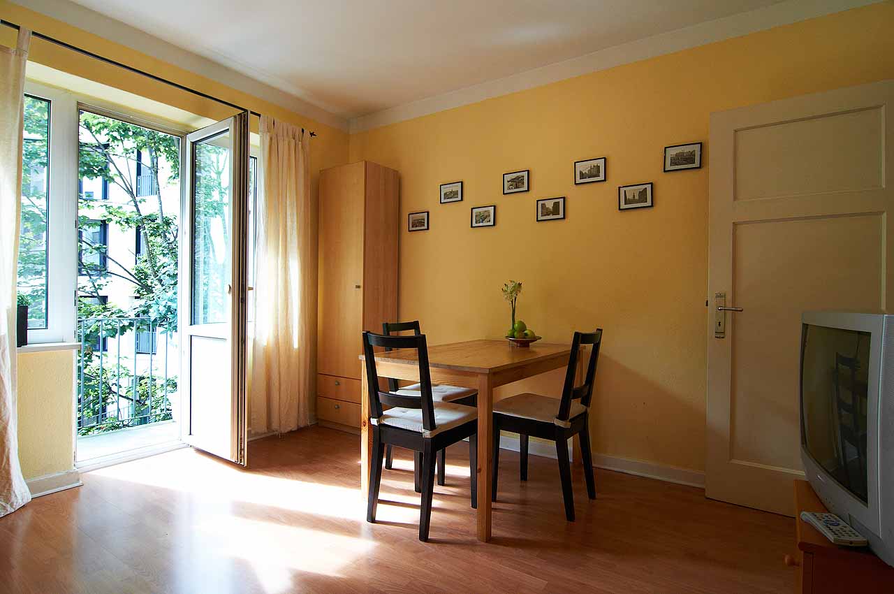 appartement k34 raumansicht esstisch balkon