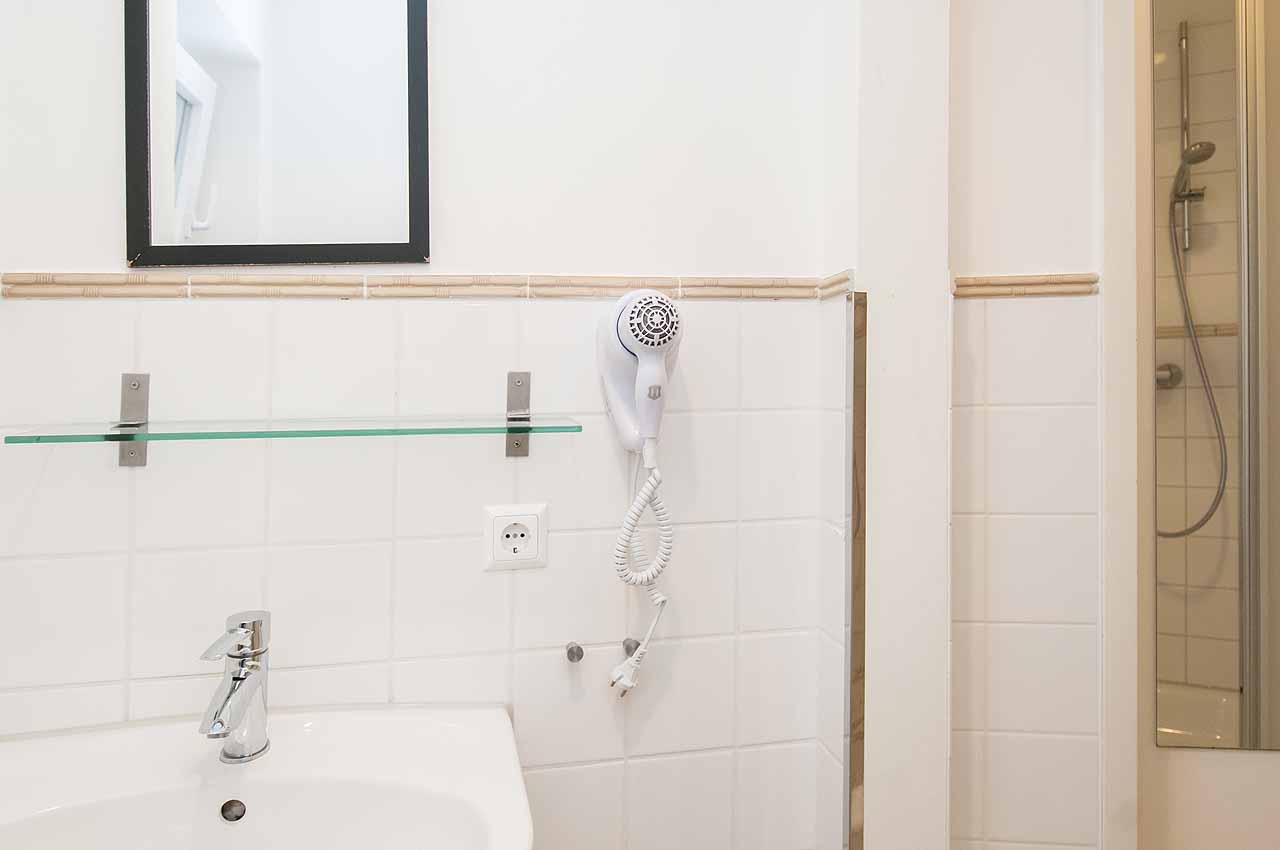 appartement lturm waschbecken bad