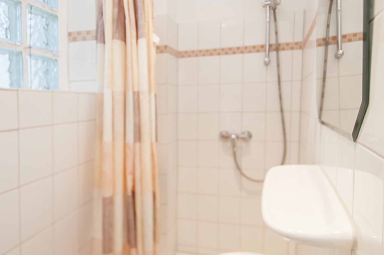 appartement ml7 badezimmer waschbecken dusche