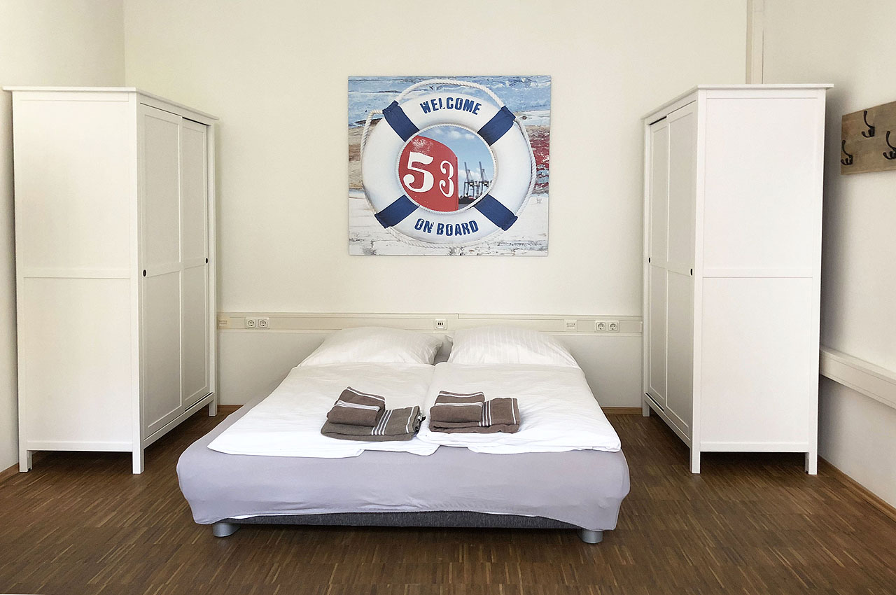 appartement onboard wohnzimmer schlafcouch1