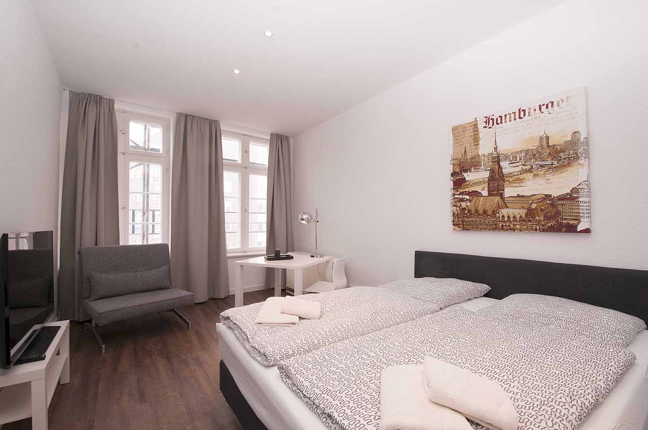 doppelzimmer fleet2 doppebett schlafsessel tv